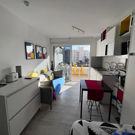 Apart-hotel Estudio Mondrian