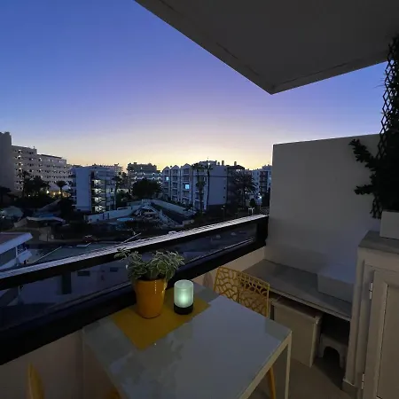 Apart-hotel Estudio Mondrian *