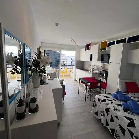 Apart-hotel Estudio Mondrian