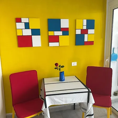 Hotel apartamentowy Estudio Mondrian