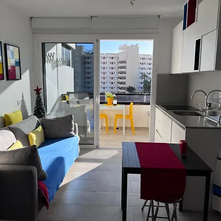 Aparthotel Estudio Mondrian